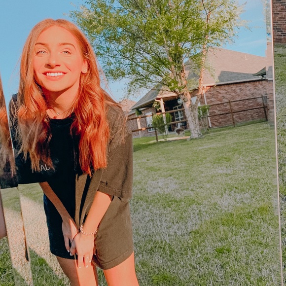 Meet your Posher, Colbi - Picture 1 of 2